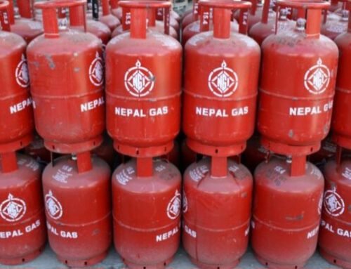 तोकिएको मुल्य भन्दा बढी मुल्यमा ग्यास बेच्ने ब्यापारीलाई कारबाही हुने